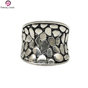 Shiny and Black Oxidized Silver Pebble Pattern Ring