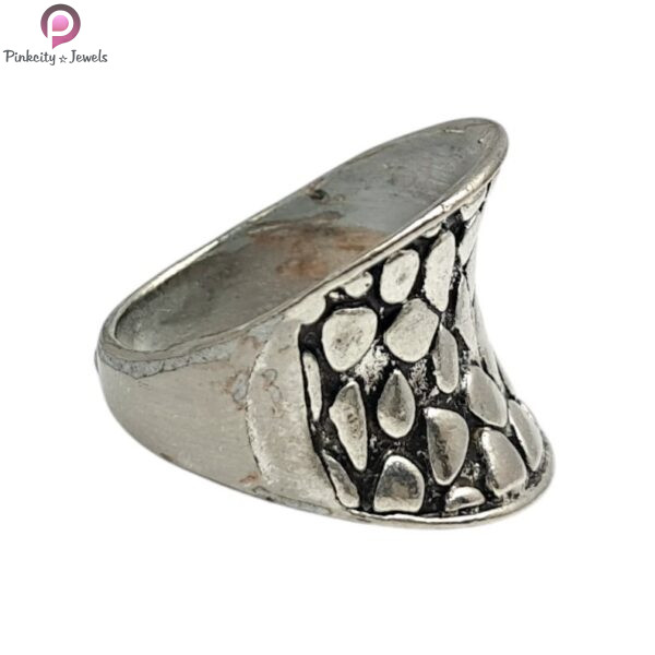 Shiny and Black Oxidized Silver Pebble Pattern Ring - Image 3